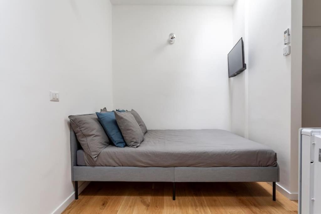 City Centre Navigli- Studio Милан Экстерьер фото